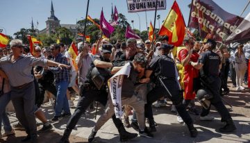 Miles de personas piden en Madrid la dimisión de Sánchez y la detención de Zapatero en una marcha apoyada por Vox y PP