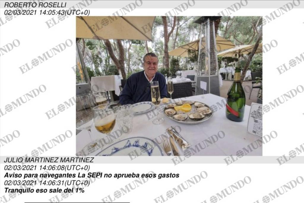 Julio Martínez Sola, presidente de Plus Ultra, celebrando con ostras y champán el rescate de la compañía, en una imagen del informe de la Udef.