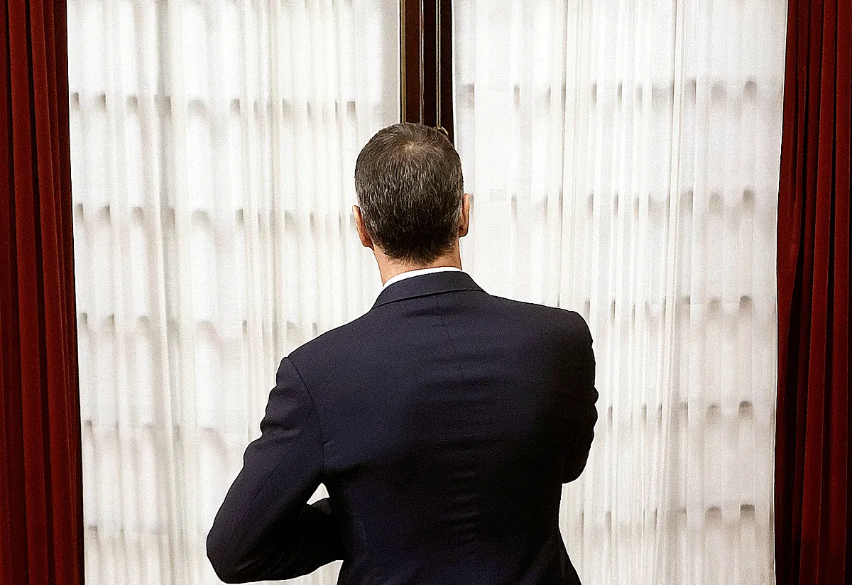 Moncloa se prepara para un calvario «largo» por Zapatero: «El Gobierno tiene cinco tiros en el estómago»