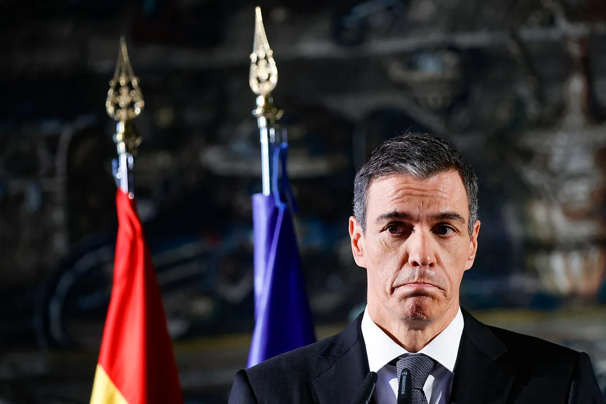 El CIS de Tezanos da una subida de 1,3 puntos al PP y sostiene al PSOE con una caída mínima