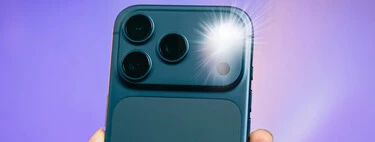La "magia" de Apple resumida en una función: tocar la manzana del iPhone para que se encienda la linterna