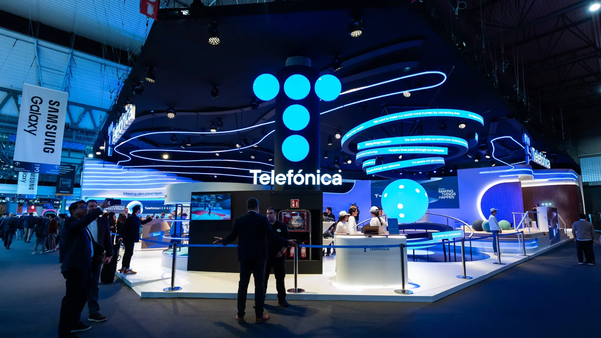Telefónica se dispara casi un 6% en bolsa y alcanza niveles de noviembre tras presentar resultados