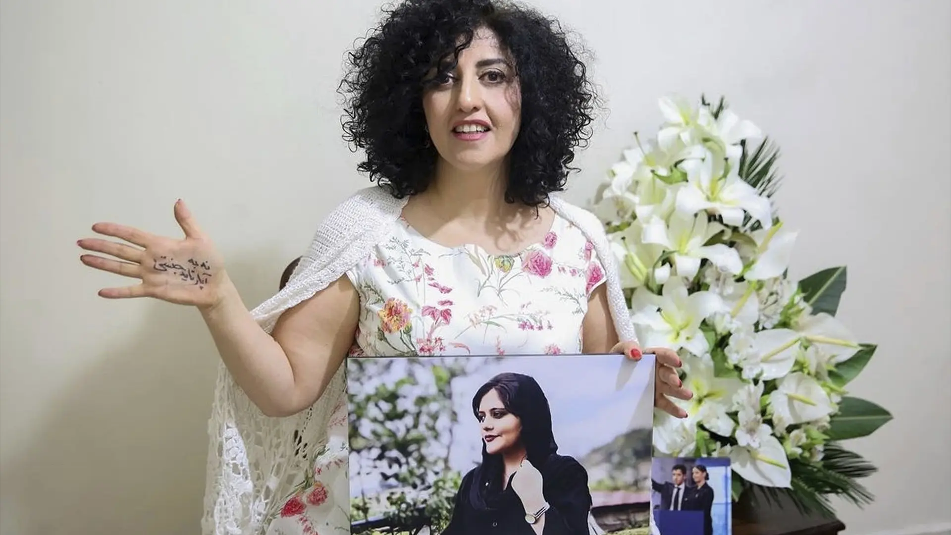 La premio Nobel iraní Narges Mohammadi es hospitalizada tras un grave deterioro de su salud dentro de prisión