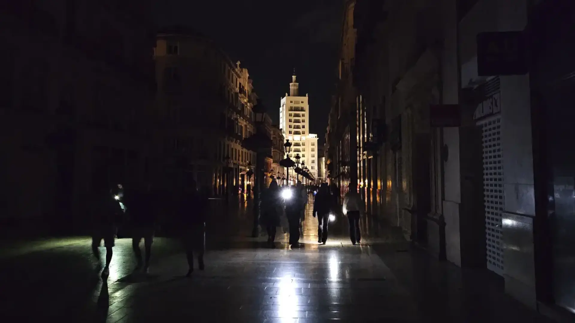 Mapfre paga 14 millones a clientes por los daños del apagón y pide responsabilidades a Red Eléctrica y Gobierno central