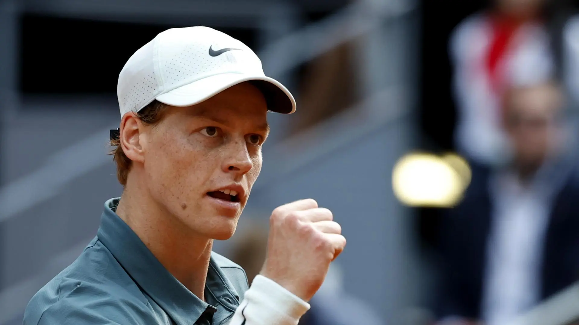 Jannik Sinner se mete en su primera final del Mutua Madrid Open tras arrasar a Arthur Fils