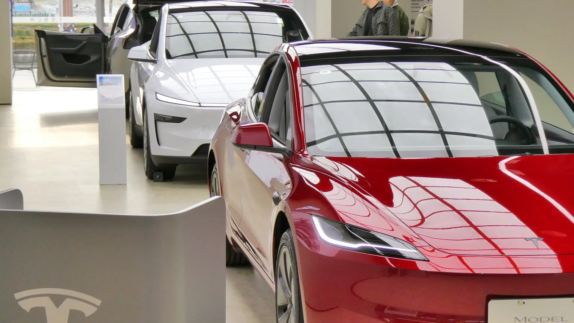 Las matriculaciones crecen en abril tras un repunte del 42% de los coches electrificados mientras los diésel 'agonizan' en pleno conflicto en Oriente Medio