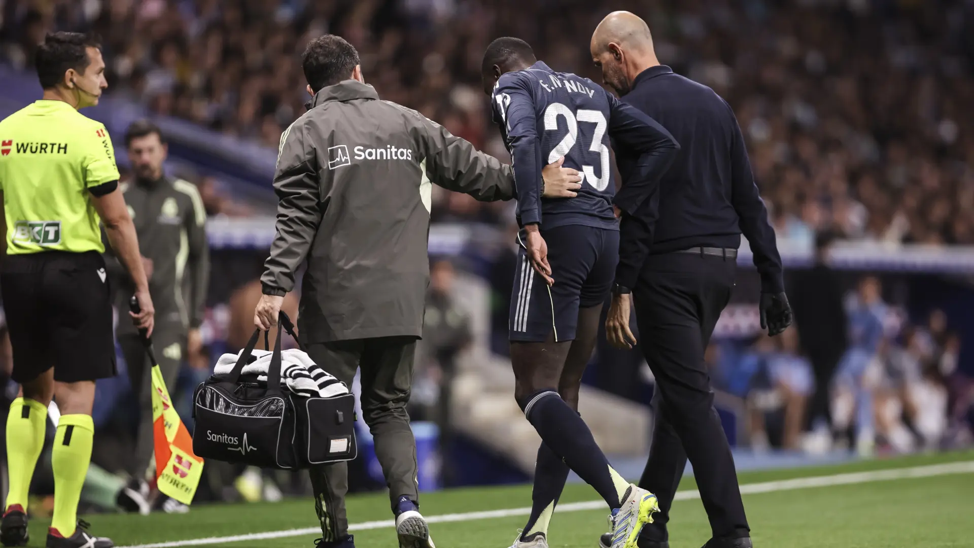 Ferland Mendy, de pesadilla en pesadilla: sufre otra grave lesión y dice adiós a la temporada