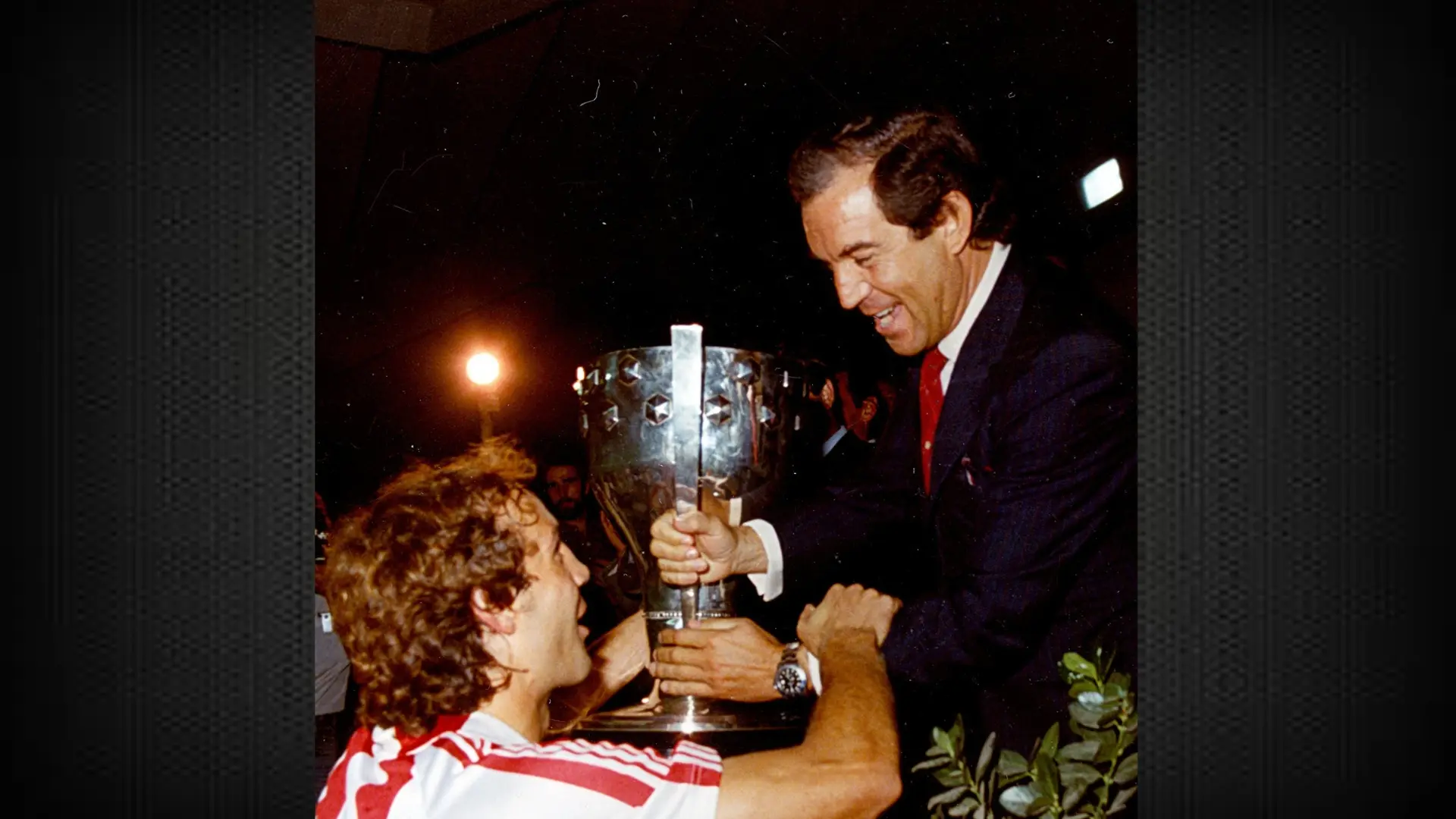 Emotiva despedida del Athletic Club a Carlos Garaikoetxea, el «lehendakari del doblete»