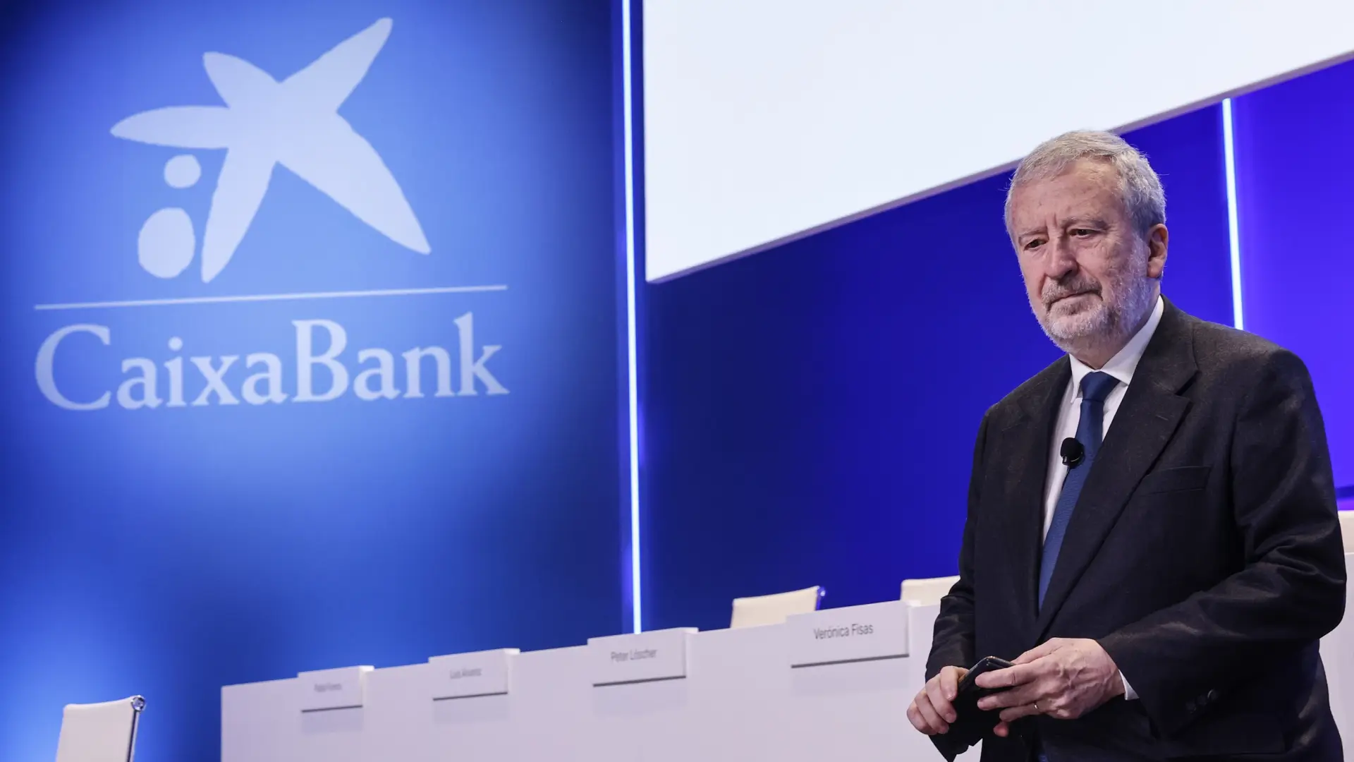 El presidente de CaixaBank advierte de un freno en la demanda de crédito en las últimas semanas por la incertidumbre de la guerra
