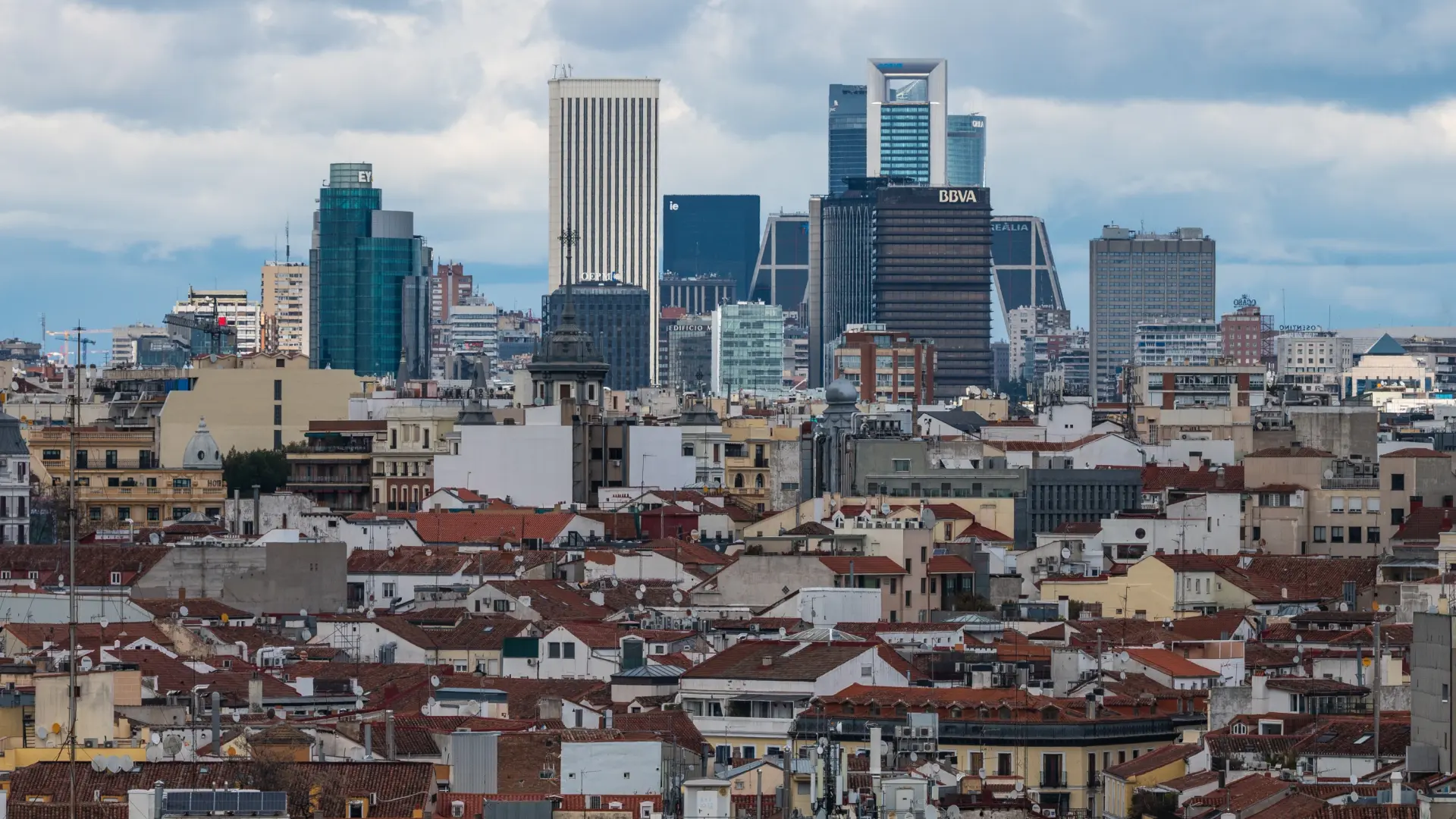El skyline de Madrid, a precio de Londres: las gestoras anticipan un fuerte repunte en los alquileres de oficinas