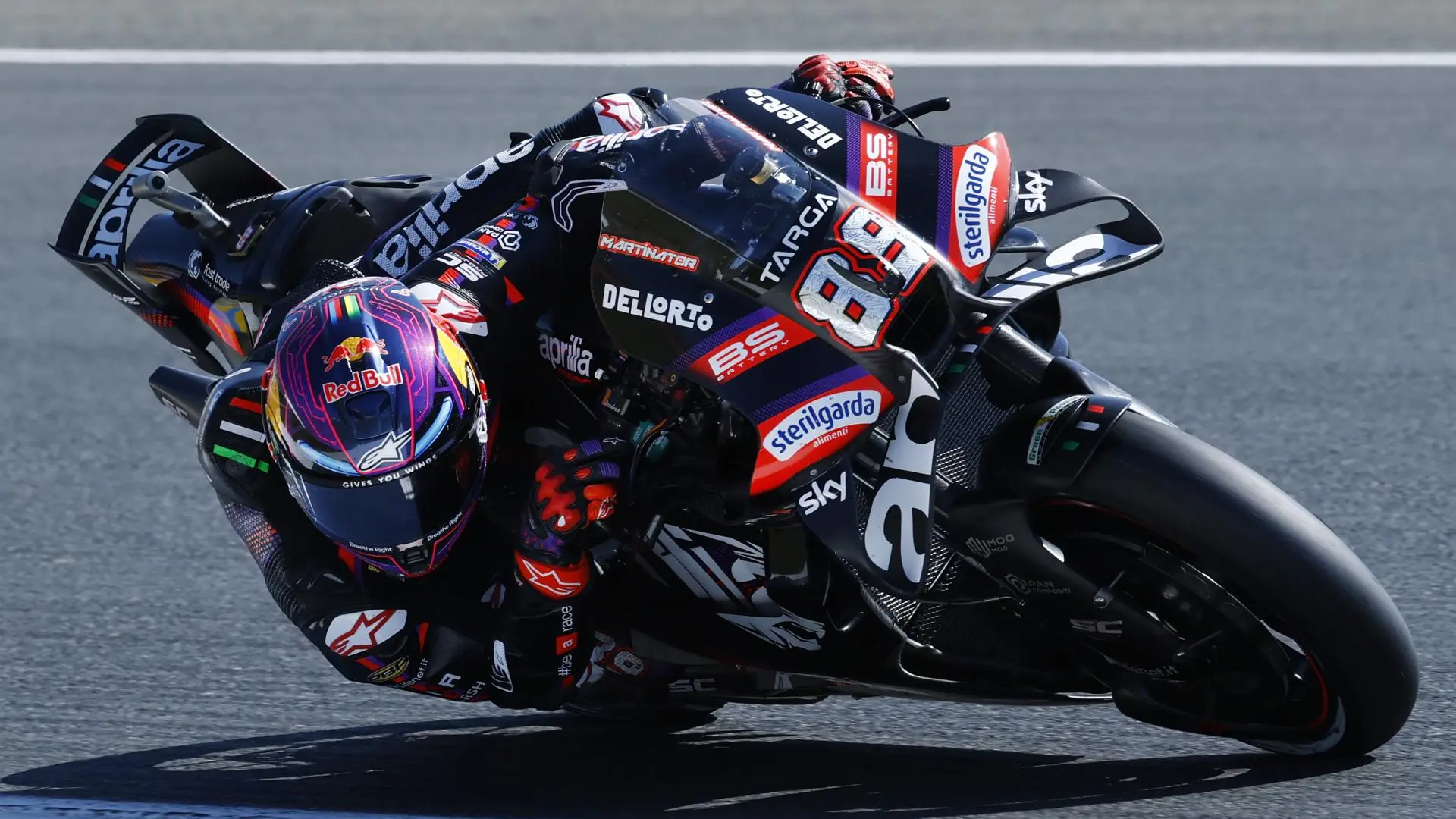 Jorge Martín gana una sprint loca en Le Mans y Marc Márquez sufre una dura caída