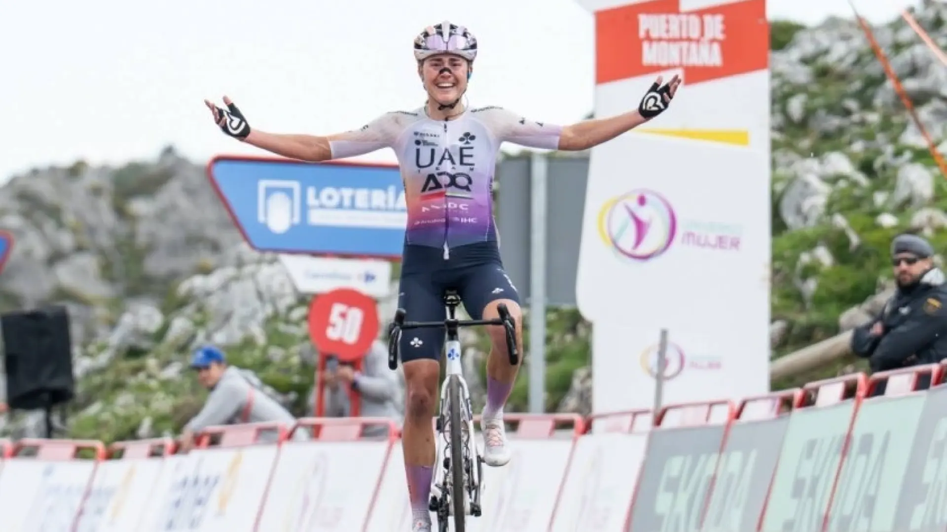 Paula Blasi gana la Vuelta a España femenina tras una histórica remontada en el Angliru
