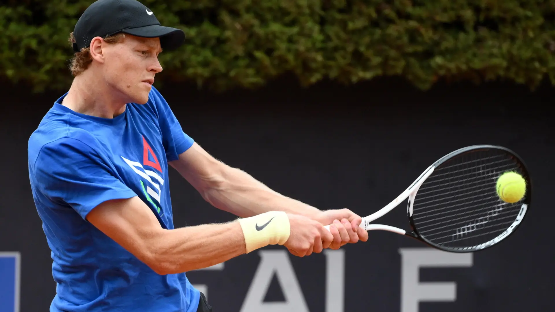 Jannik Sinner brilla en su regreso al Masters 1000 de Roma y elimina a Sebastian Ofner