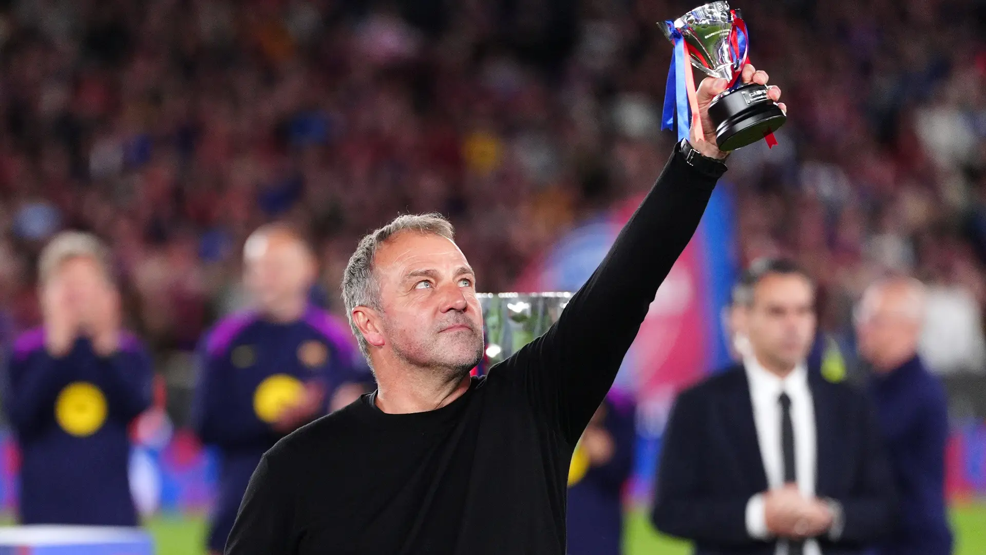 La emoción de Flick tras ganar LaLiga con el Barcelona horas después de morir su padre: «Nunca lo olvidaré, fue un día duro para mí»
