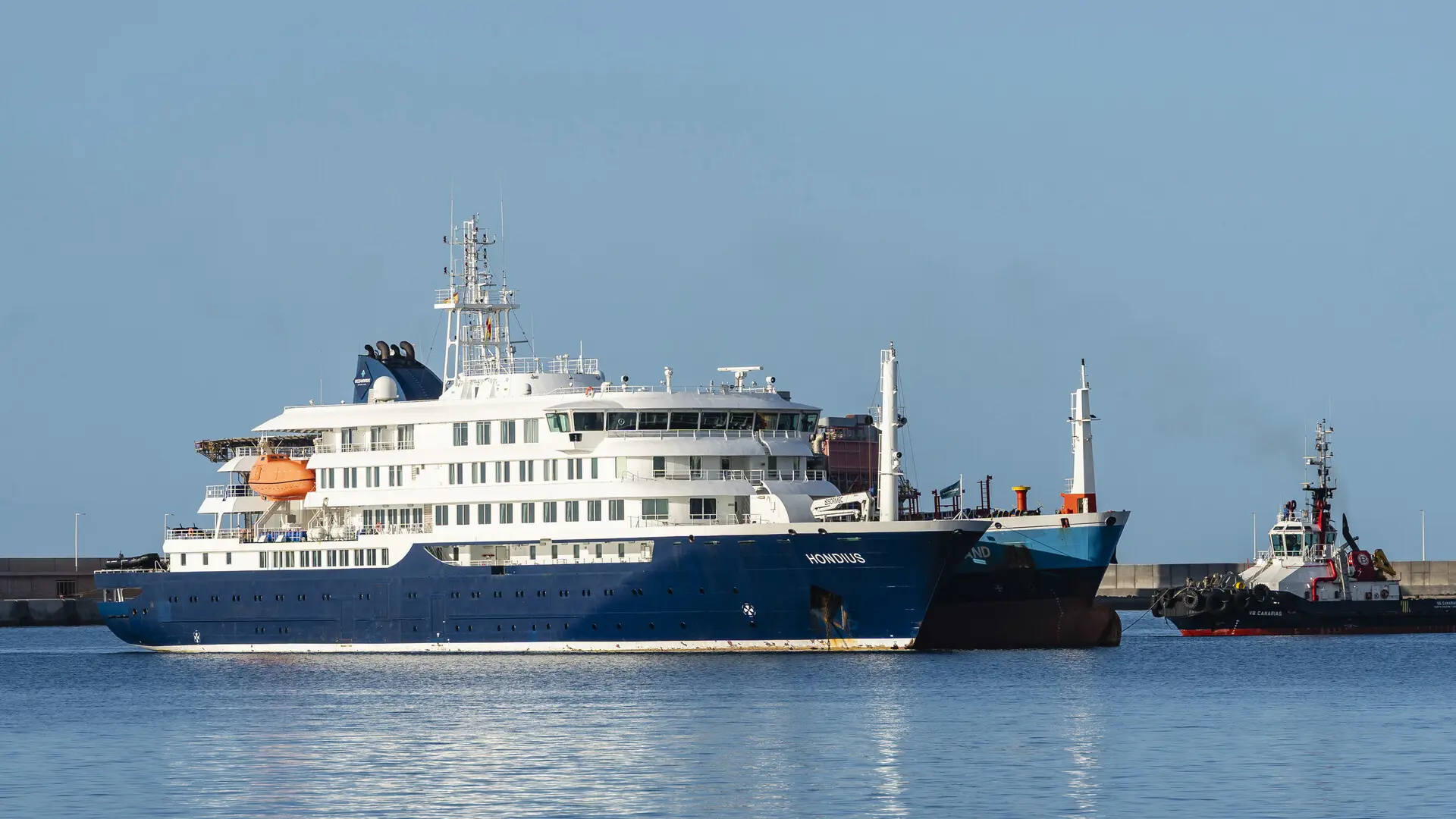 Hantavirus, última hora del brote en el crucero MV Hondius, en directo | El barco zarpa de Granadilla y desinfectan el puerto