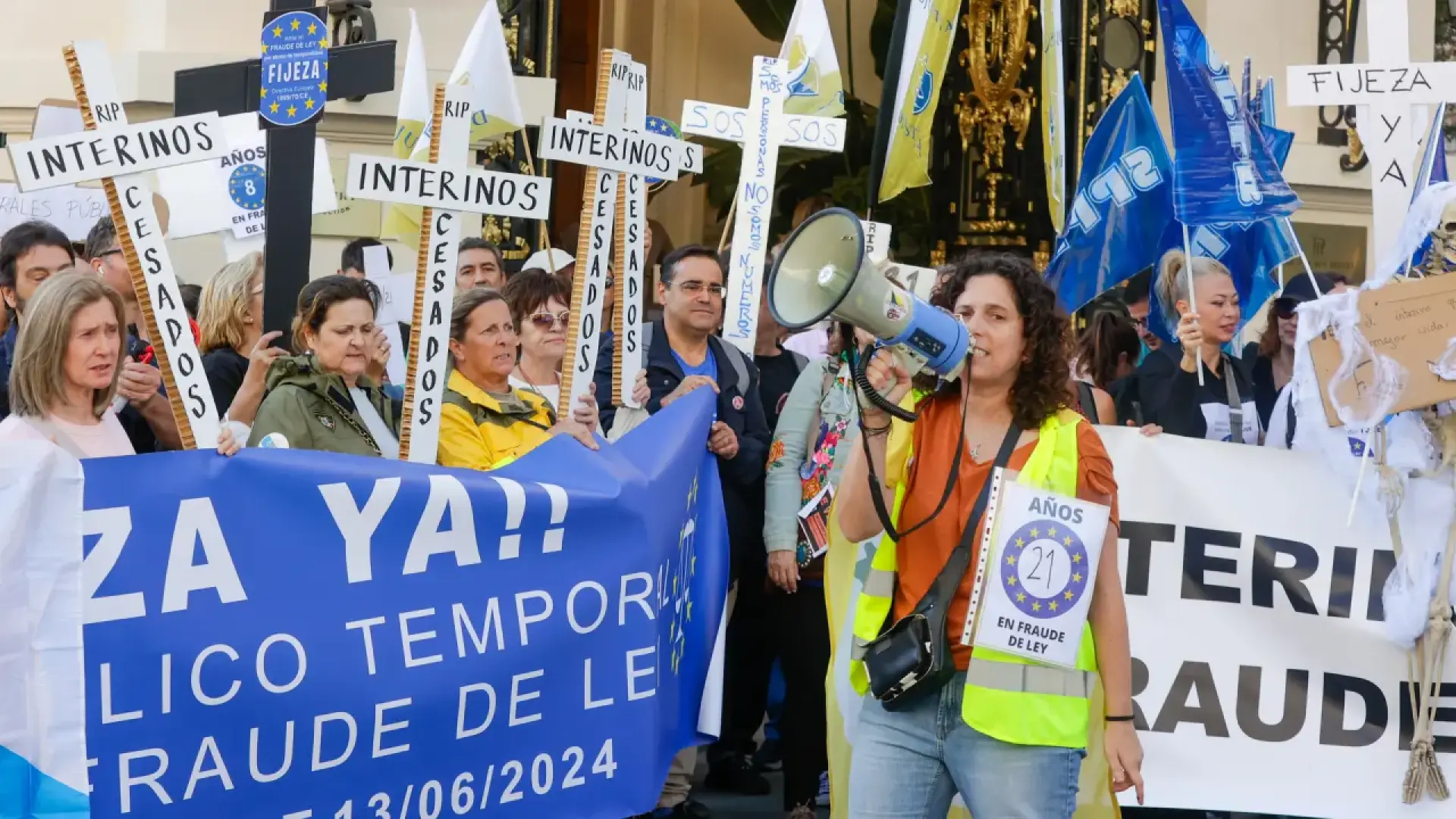 Los interinos temen por su futuro tras la decisión del Supremo: «Necesito trabajar, no que me den cuatro duros de indemnización»
