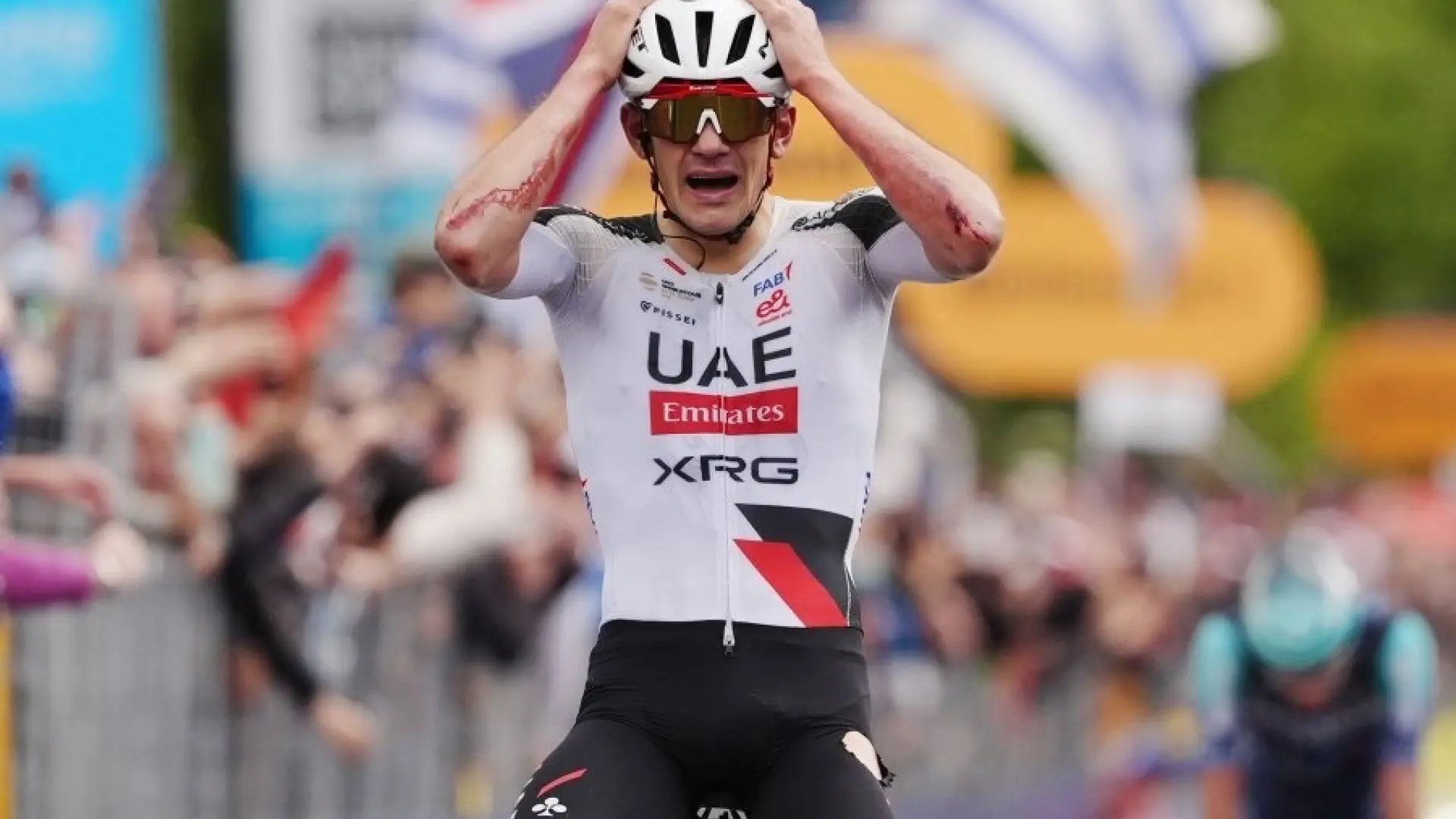 Igor Arrieta se corona de forma épica en la quinta etapa del Giro y suma la primera victoria española