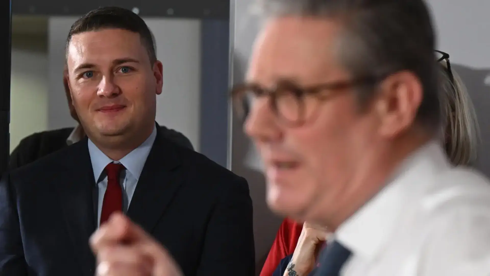 Streeting cesa como ministro de Salud en Reino Unido para forzar la dimisión de Starmer: «He perdido la confianza en él»
