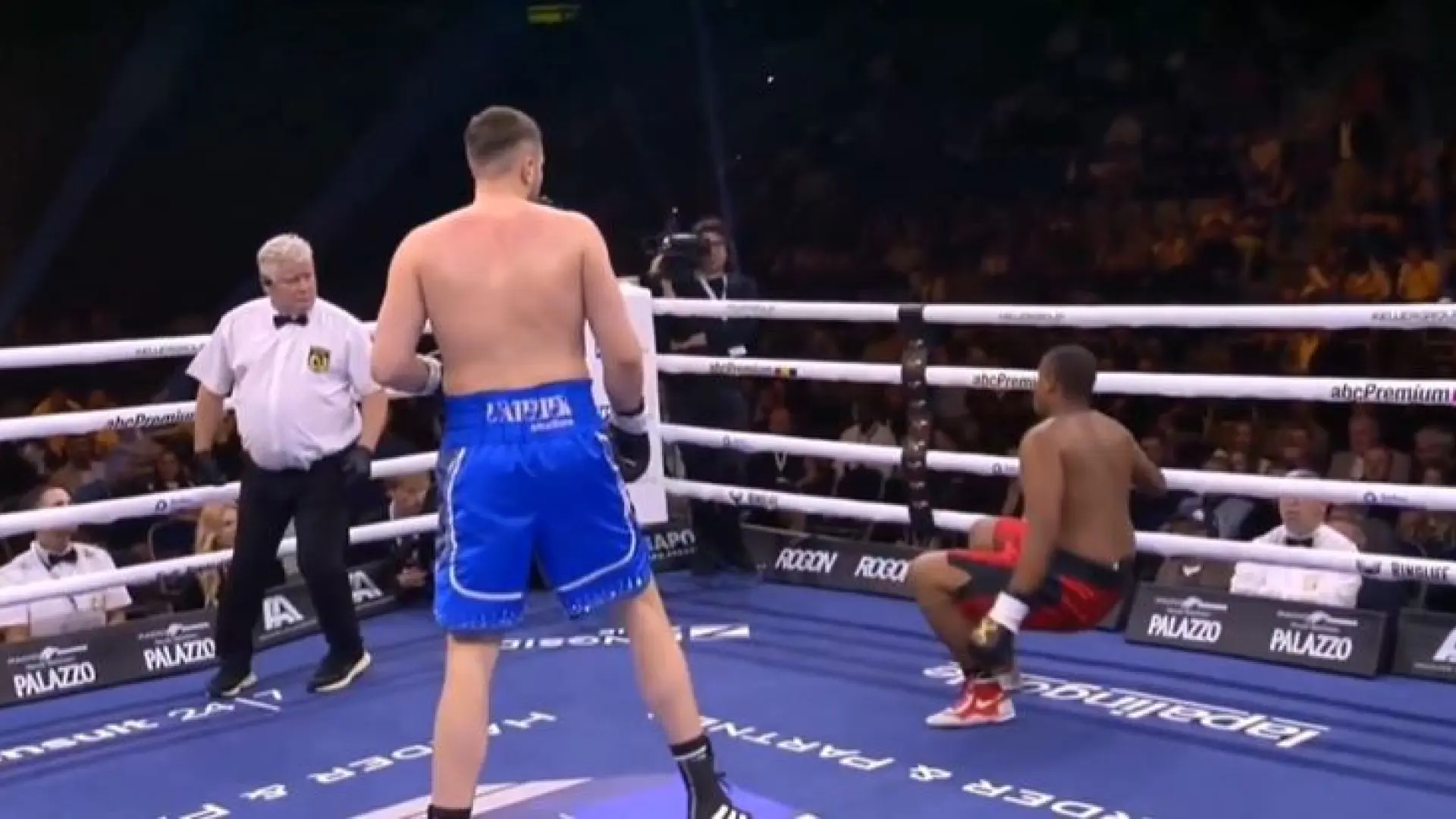 Un boxeador noquea a su rival con un solo golpe apenas unos segundos tras iniciarse el combate: «Es superinjusto»