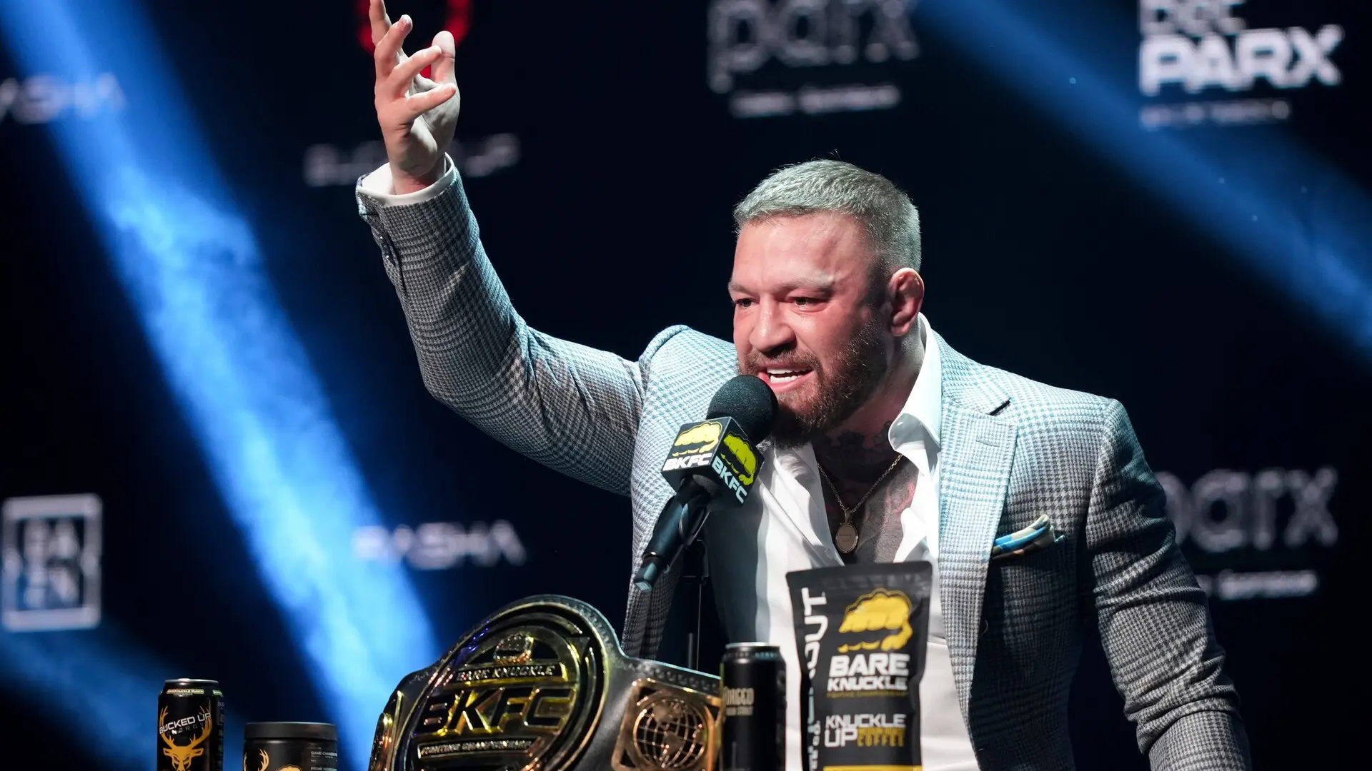 Conor McGregor vuelve a la UFC cinco años después con una pelea contra Max Holloway