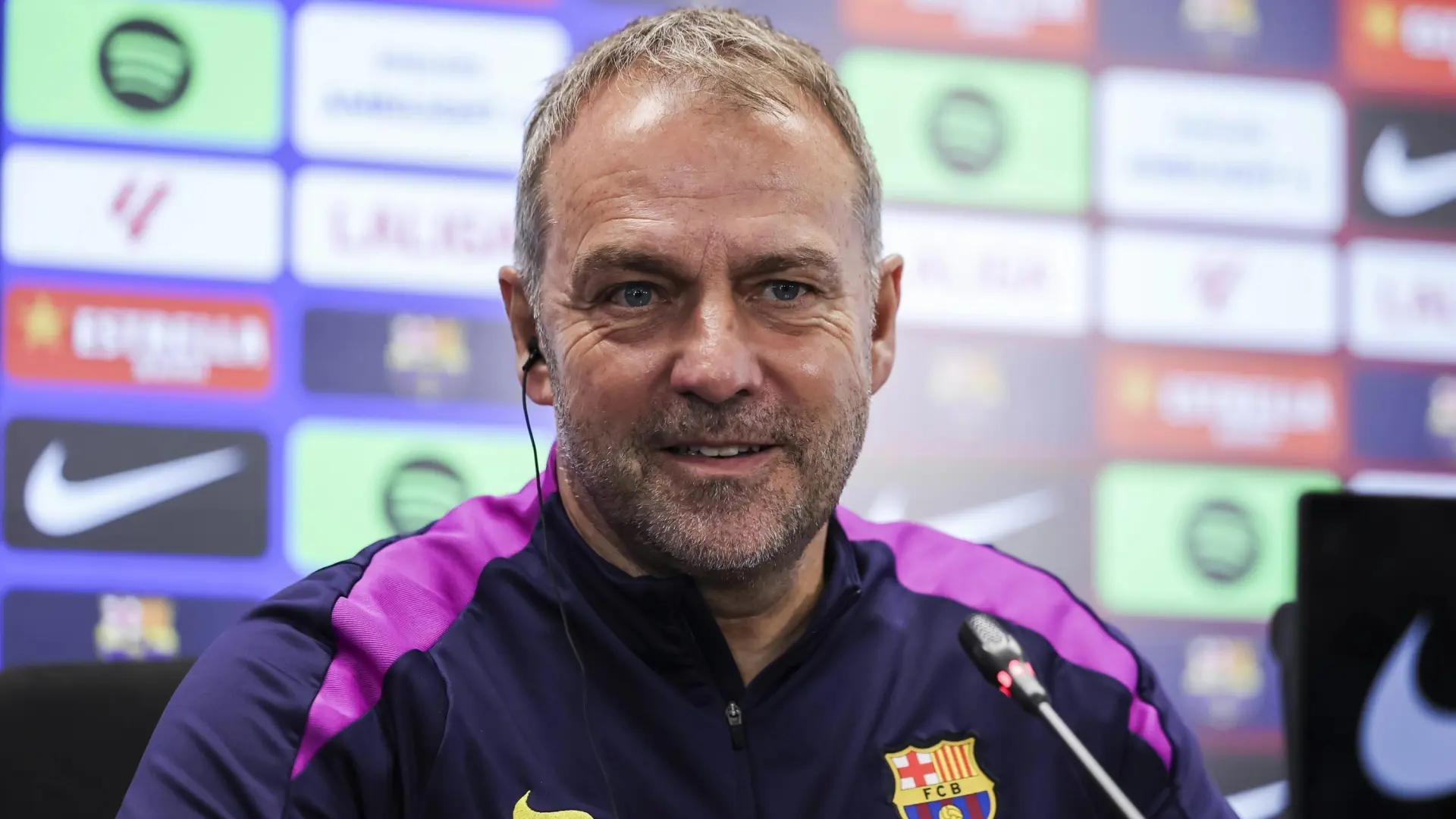 Hansi Flick renueva con el Barcelona por dos temporadas más y otra opcional