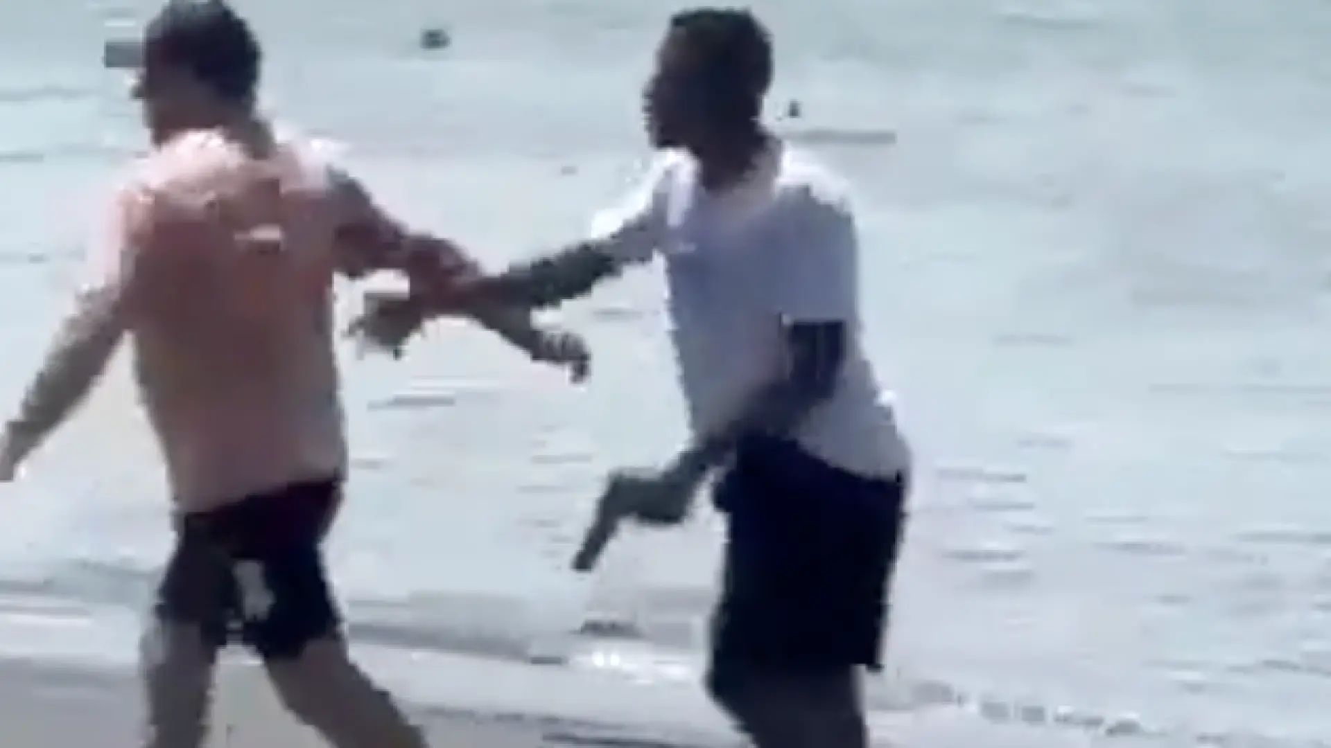 Secuestran a padre e hijo a punta de pistola en el puerto de Buenaventura: hallan a uno de ellos muerto