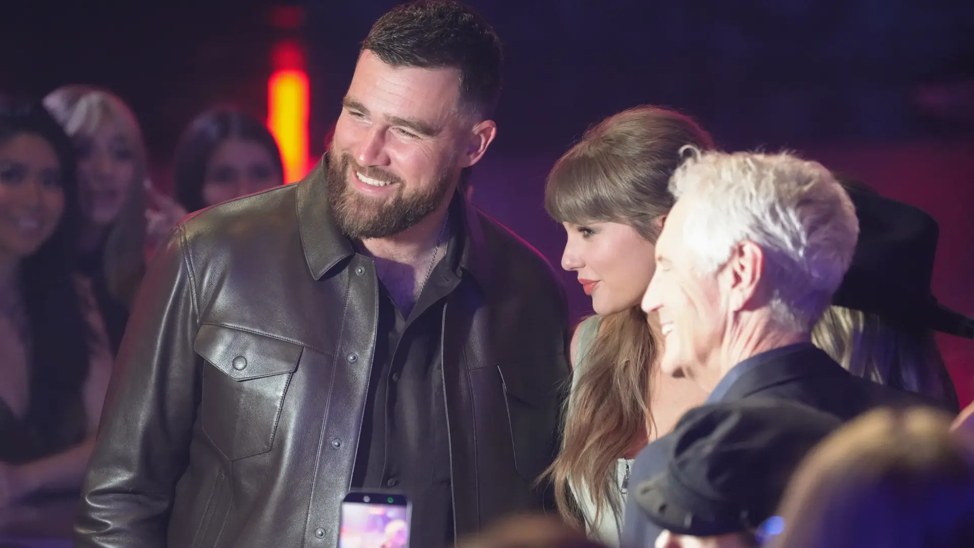 Los ciudadanos de Nueva York permanecen atentos a la boda de Taylor Swift y Travis Kelce