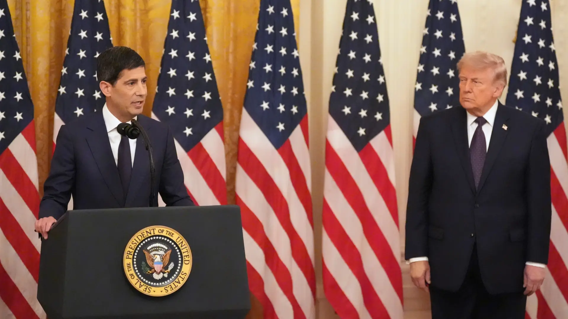 Kevin Warsh se compromete a tomar decisiones con «independencia» tras jurar el cargo como presidente de la Fed