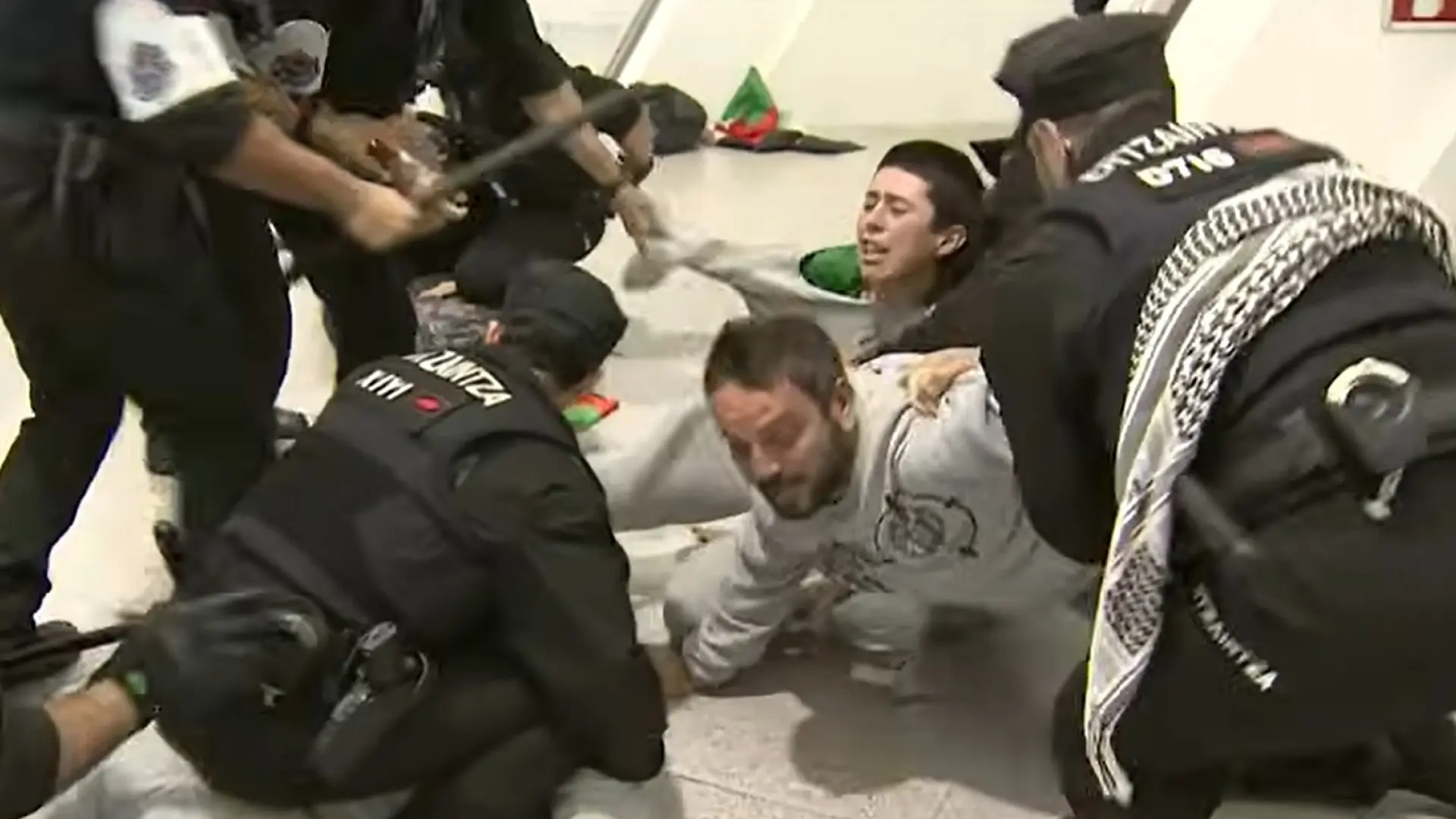 Israel convoca a la encargada de negocios de España tras la actuación de la Ertzaintza contra los activistas