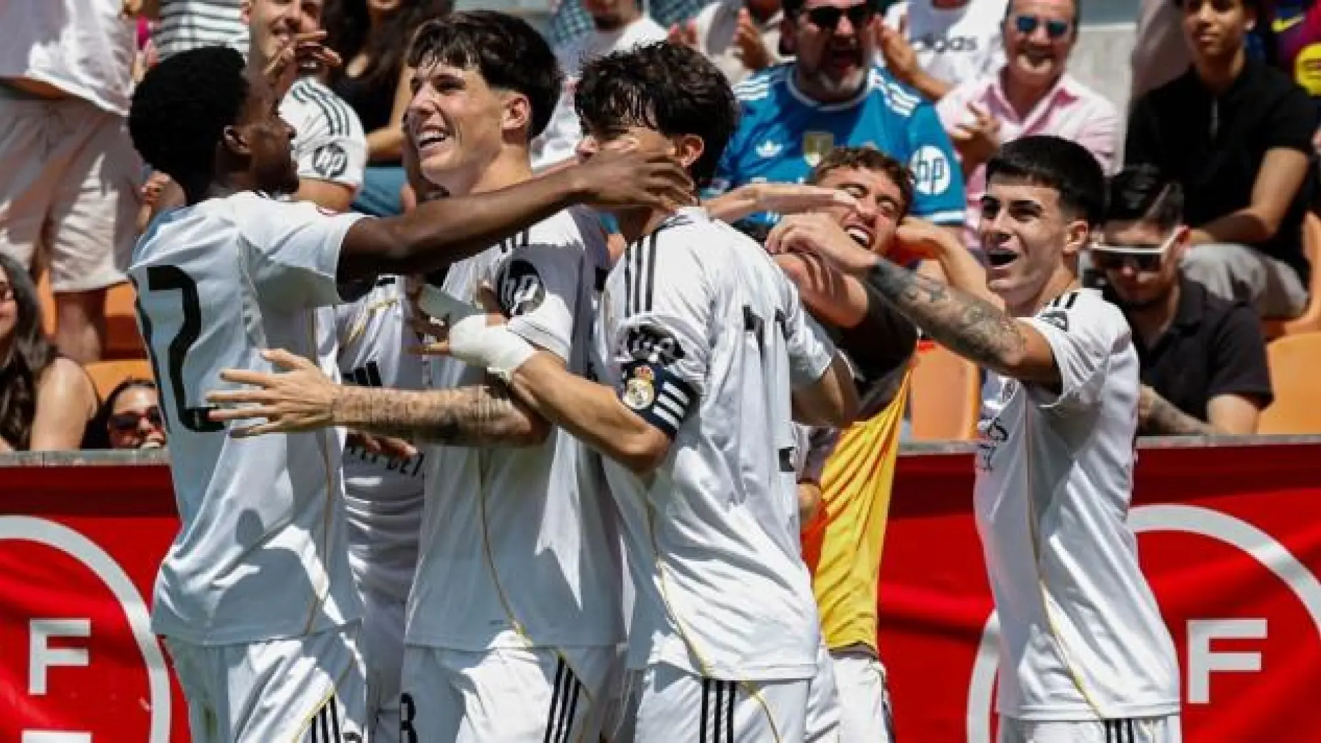 El Real Madrid juvenil golea al Barça en la Copa y firma un triplete histórico