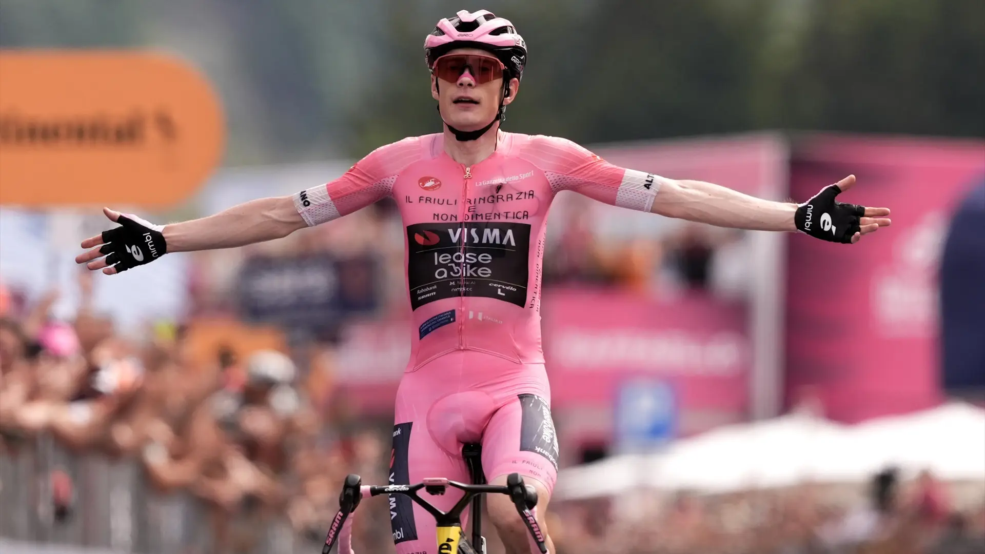 Vingegaard roza el Giro de Italia tras su quinta victoria en la penúltima etapa