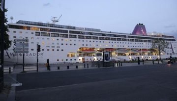 El crucero confinado por norovirus hará escala este sábado en A Coruña y partirá después hacia Gijón
