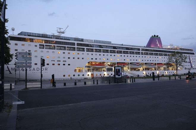 El crucero confinado por norovirus hará escala este sábado en A Coruña y partirá después hacia Gijón