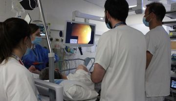 Seis meses para ver al traumatólogo y más de tres para una endoscopia: Metges de Catalunya avisa de que las listas de espera están «peor»