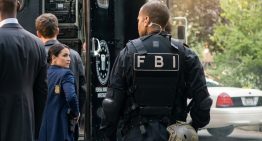 Los empleados de un almacén les abrieron la puerta para que robaran 200 iPhones. El truco estaba en sus chaquetas: ponía FBI