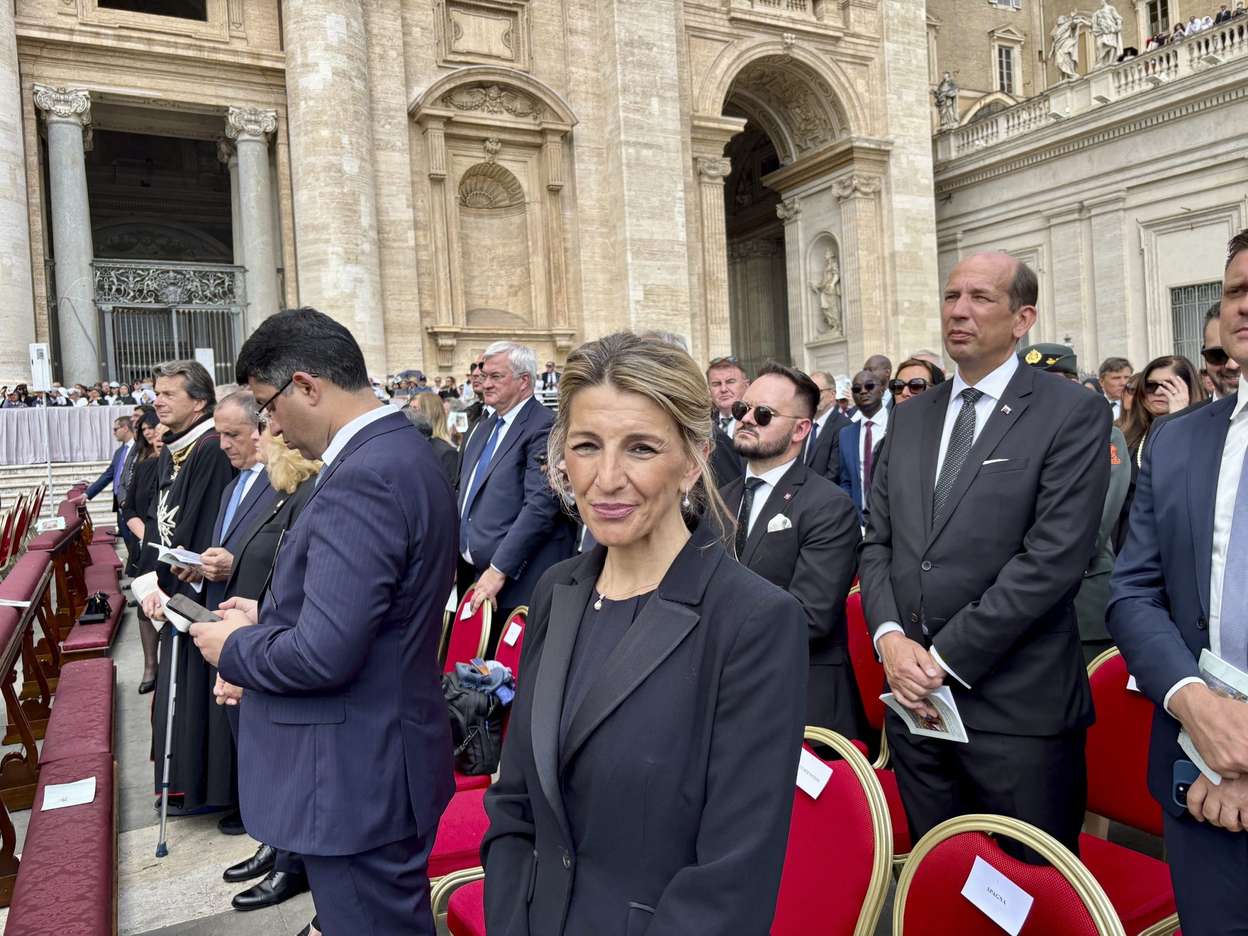 Yolanda Díaz, en la entronización de León XIV, en mayo de 2025.