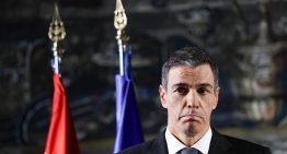 Ocho años de Sánchez: la sonrisa de la moción de censura convertida en mueca