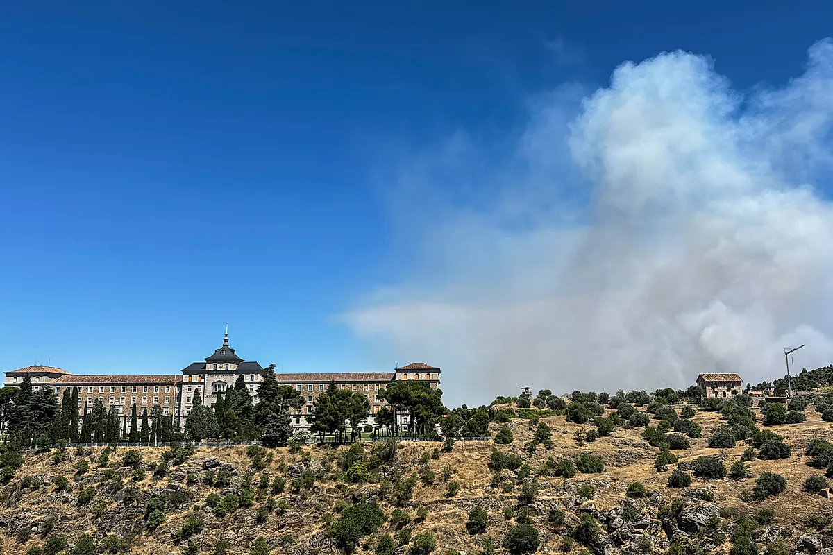 Baja a nivel 1 el incendio de la Academia de Infantería de Toledo