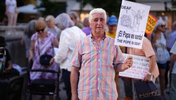 Los 1.300 que no están ni con el Papa ni con Sánchez: «Es anacrónico, casi ridículo, el discurso del Papa ante el Congreso»