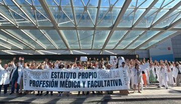 Los médicos cierran su quinta semana de paros y piden evitar «una dolorosísima huelga indefinida» en septiembre