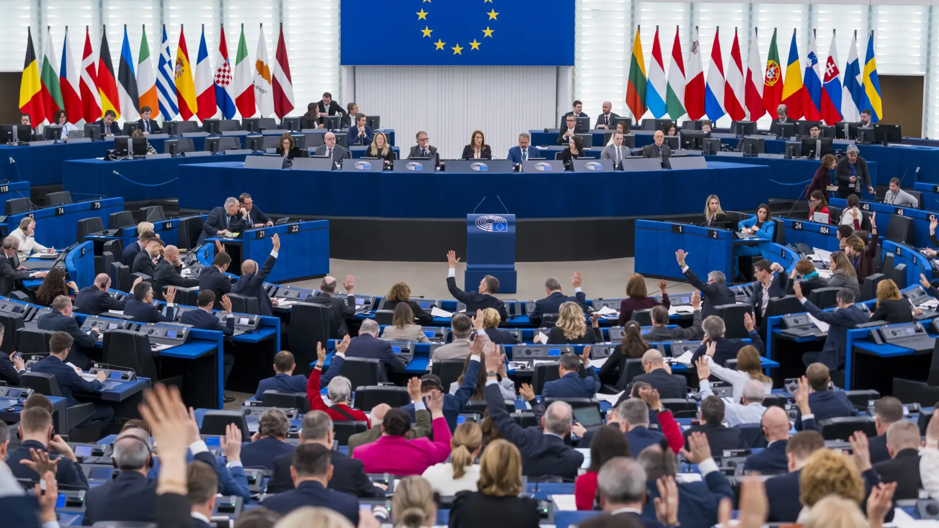 El Parlamento Europeo ratifica el pacto comercial con Estados Unidos