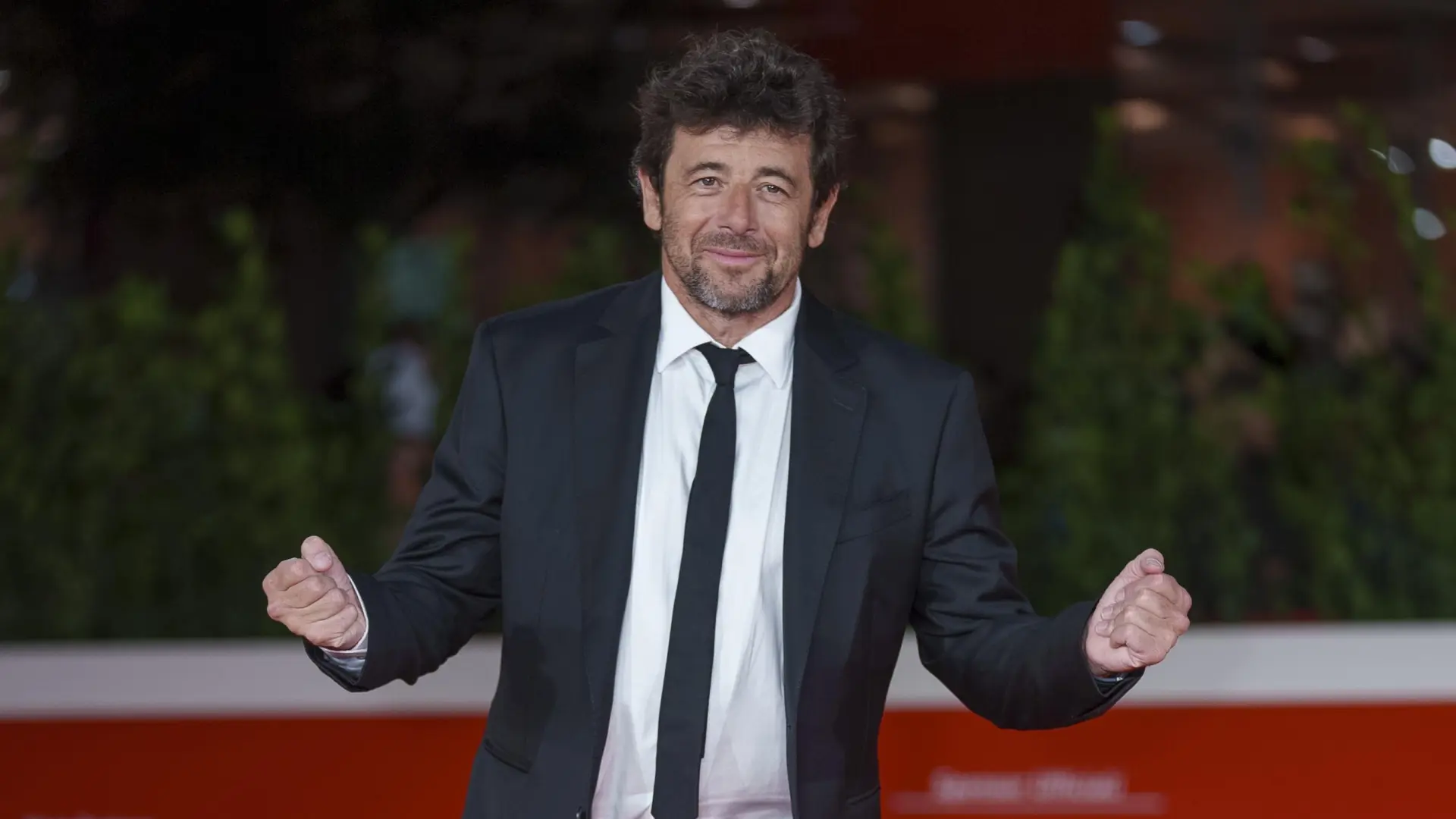 El cantante francés Patrick Bruel suma dos nuevas denuncias por delitos sexuales