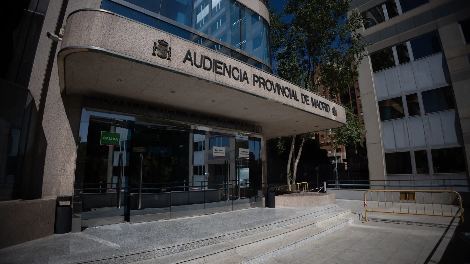 El acusado de matar a un profesor en Madrid dice que le apuñaló porque acosaba a una amiga suya de la que estaba enamorado