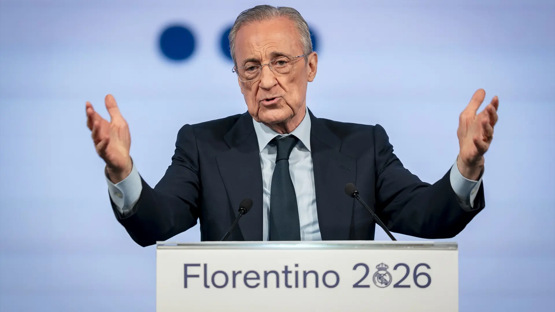 Florentino Pérez, contra Enrique Riquelme: «Es muy duro con el Bernabéu y Real Madrid TV, pero blandito con el caso Negreira»