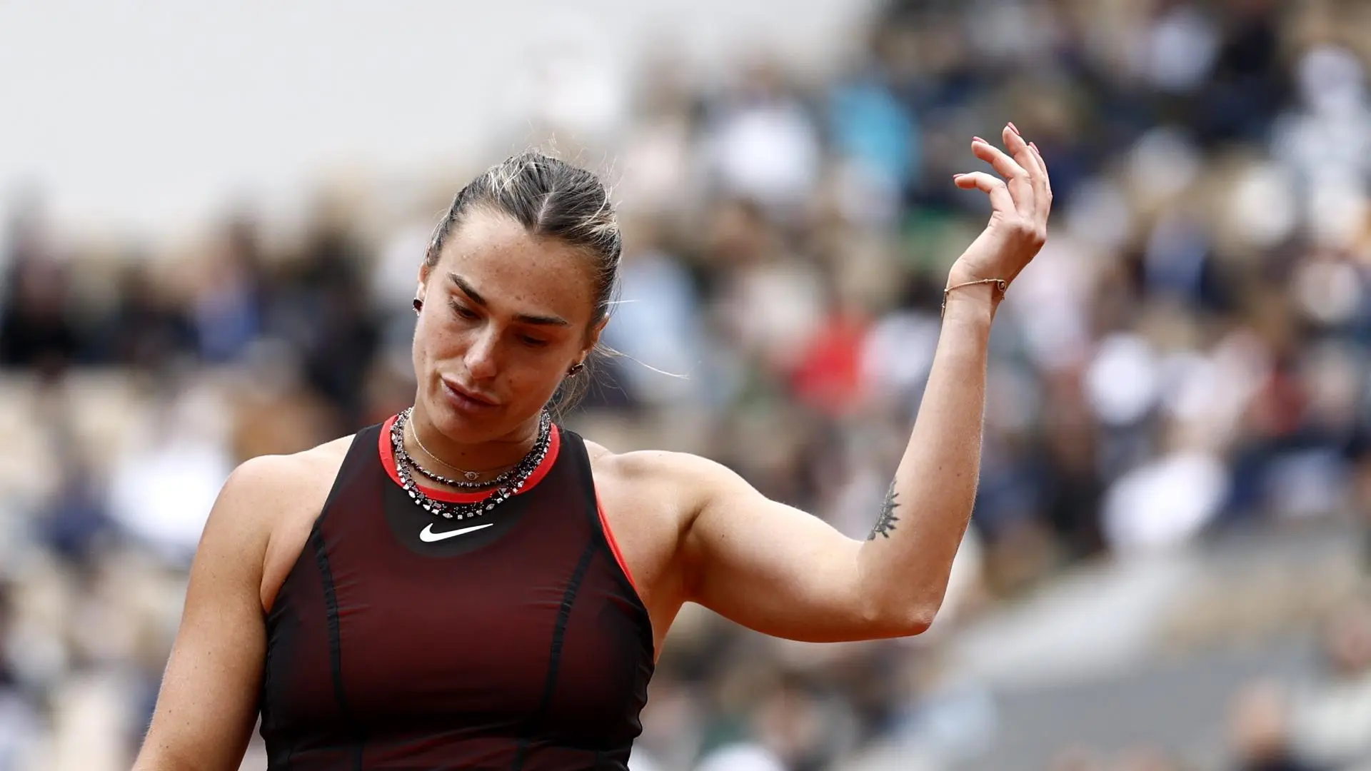 Sabalenka, destrozada tras su dura eliminación de Roland Garros: «Quiero dejar el tenis»