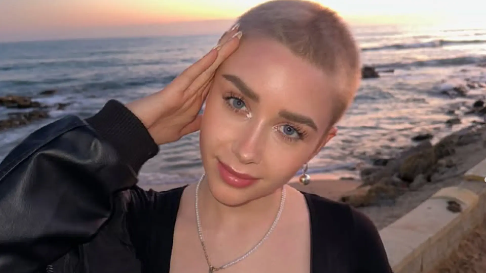La 'influencer' Natalia Jiménez sufre un nuevo revés con la pérdida de sus abuelos en menos de dos semanas: «La vida es muy corta»