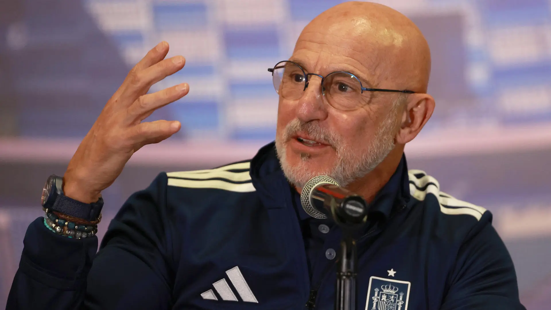 La lesión de Víctor Muñoz abre debate en la selección: ¿se arriesgó Luis de la Fuente al convocar a jugadores tocados?