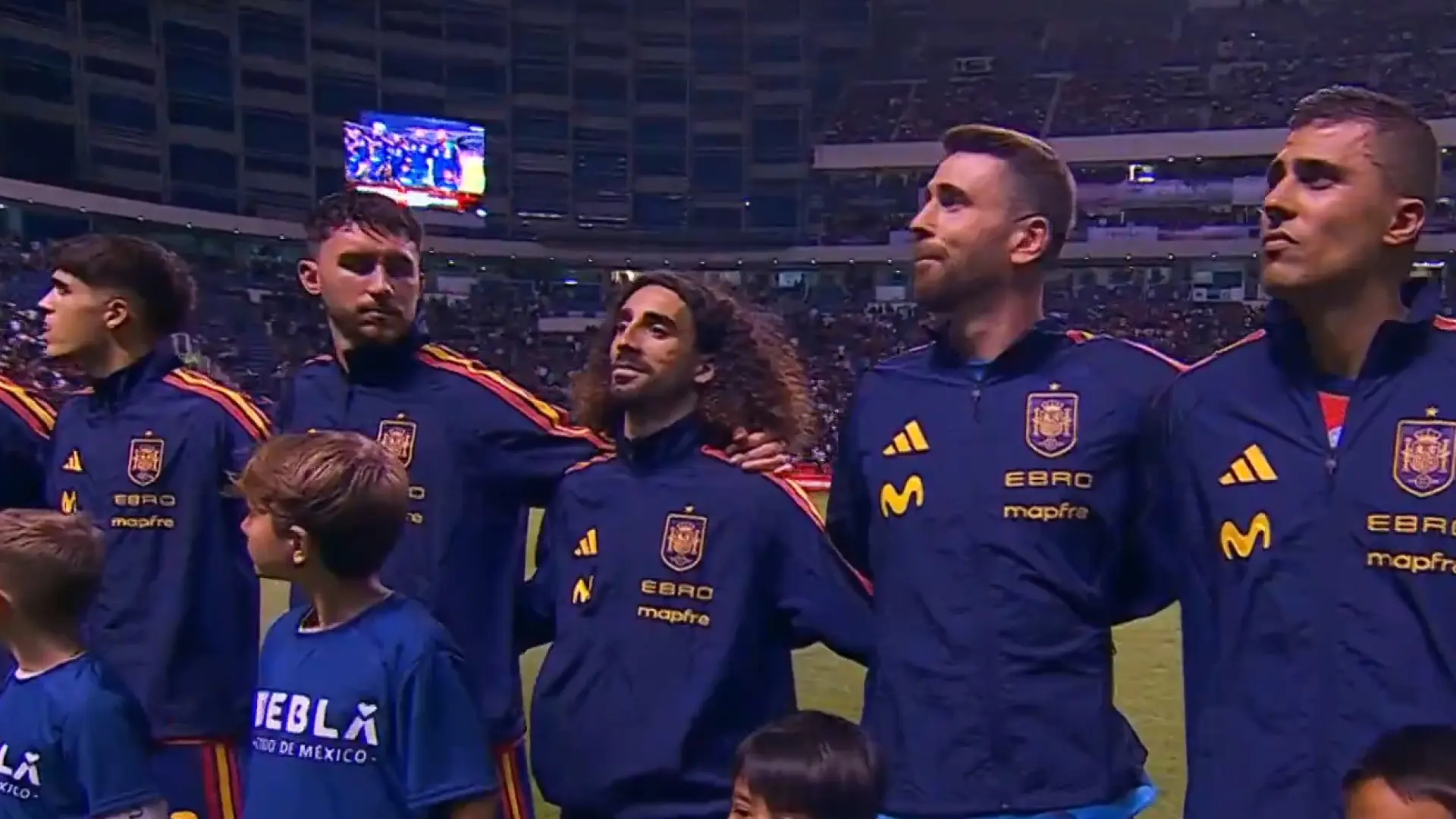 Las reacciones virales de los jugadores de España al escuchar la versión larga del himno