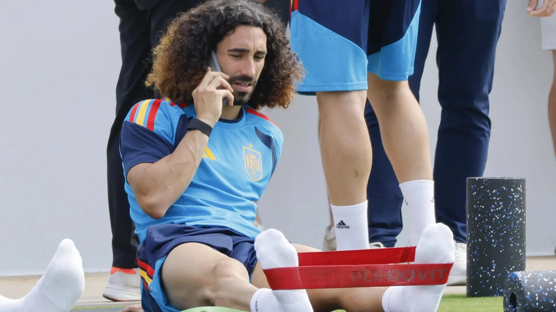 El Real Madrid ata el fichaje de Cucurella a un día del debut de España en el Mundial