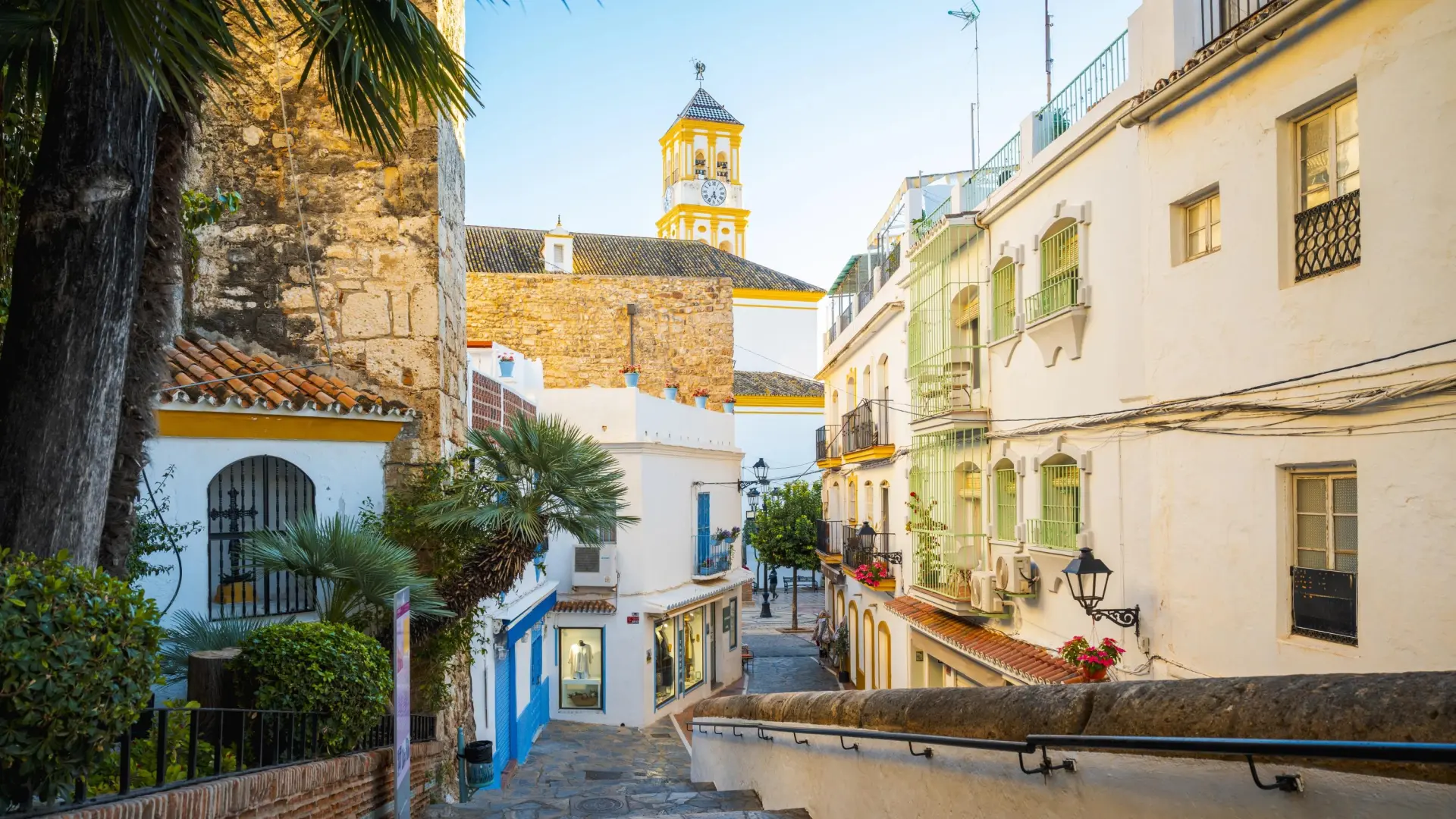 De Linares a Marbella: Comprarte un piso en España te obliga a destinar hasta 17,4 años de todo lo que ganas